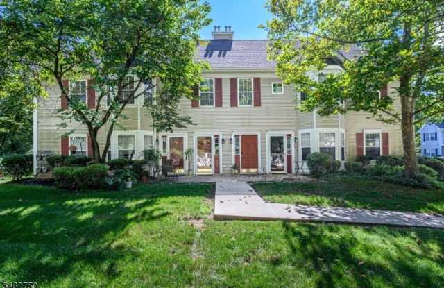 60 Waugh Ct Gallery 1