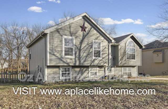 313 S Darrowby Dr - 313 South Darrowby Drive, Raymore, MO 64083