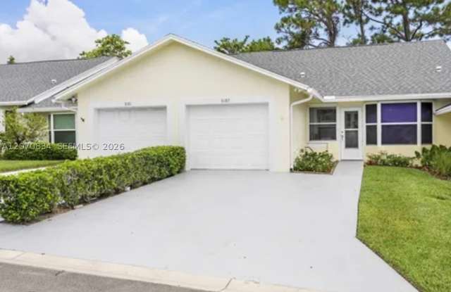 8187 SE Fox Hill Pl Gallery 1
