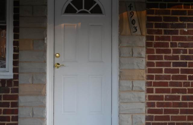 4903 SCHAUB AVENUE Gallery 2