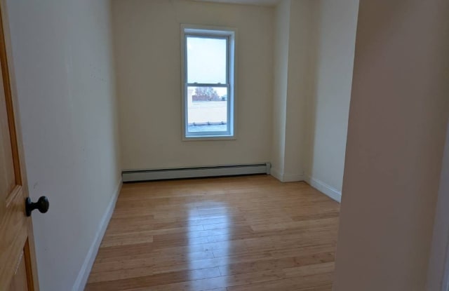 1654 Castle Hill Avenue - 1654 Castle Hill Avenue, Bronx, NY 10462