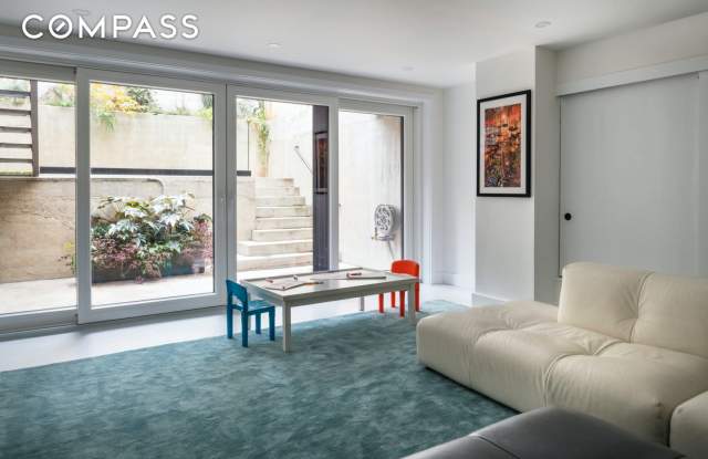 43 Willow Place Gallery 2