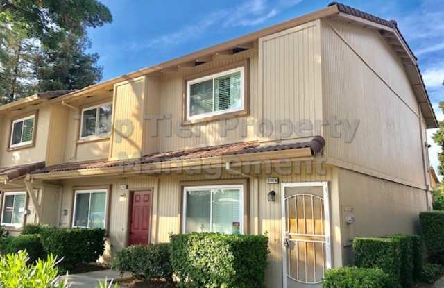 2bd/1.5ba, 1,112 sf Concord Townhome available for Lease photos photos