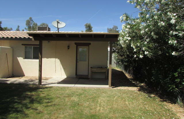7520 E THOMAS Road - 7520 East Thomas Road, Scottsdale, AZ 85251