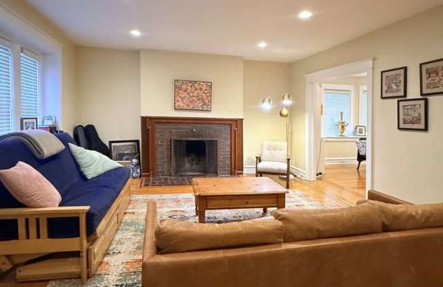 5-Bedroom Bala Cynwyd Rental with Renovated Kitchen & Finished Basement Gallery 4