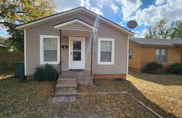 Coming Soon - Cute 2 bedroom, 1 bathroom house with fenced yard and garage photos photos