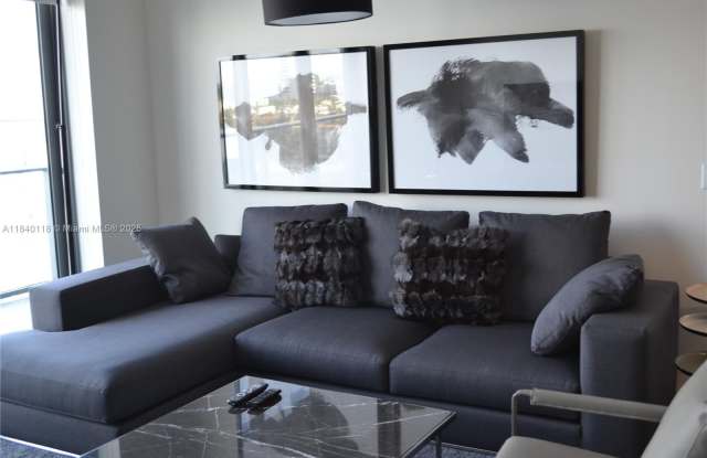 2960 NE 207th St photos photos