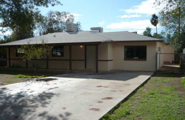 5742 N 31st Ln Gallery 2