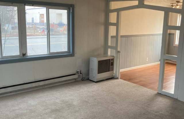Spacious 2-Bedroom Duplex with Large Fenced Yard – Central Location! photos photos