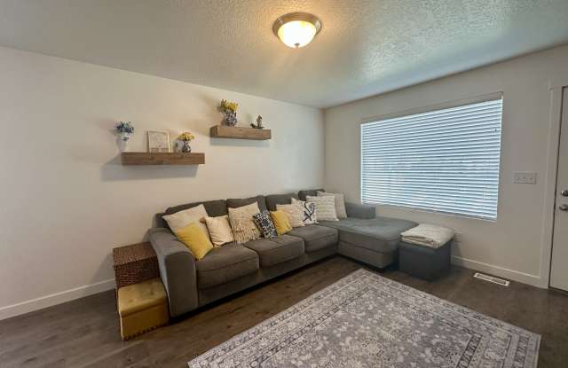 182 Riverbend Road Gallery 4