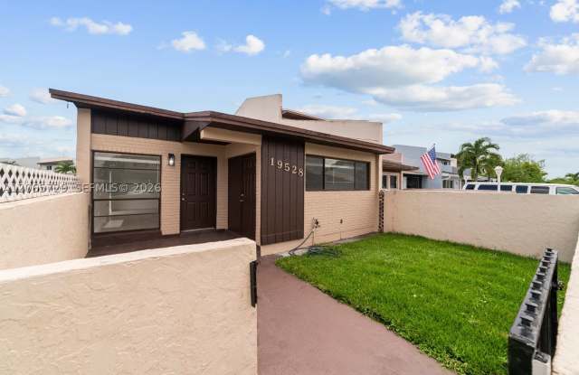 19528 NW 55th Cir Pl Gallery 3