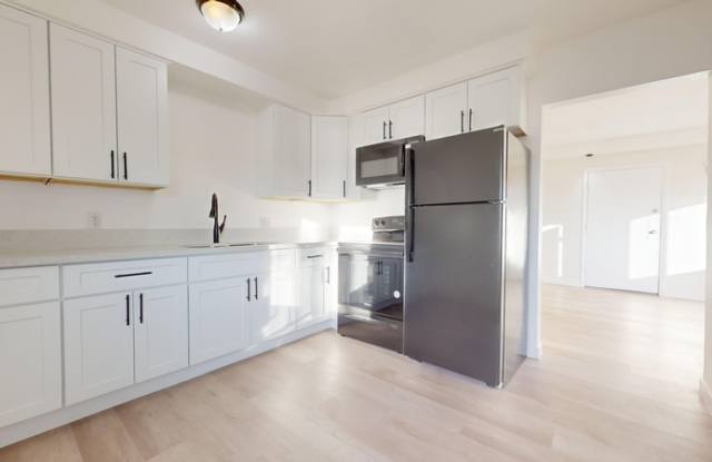 1835 Pine Avenue - 8 Gallery 1