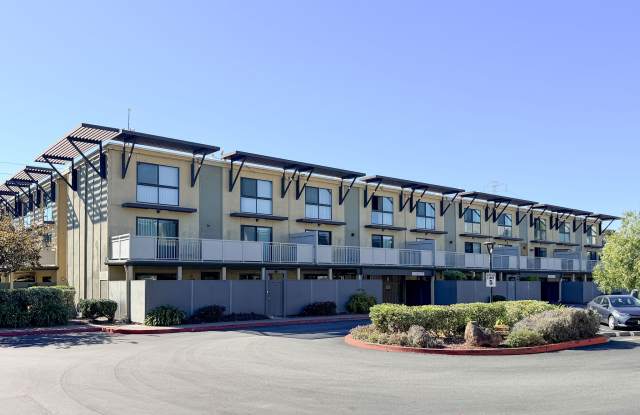 1208 Admiralty Lane photos photos