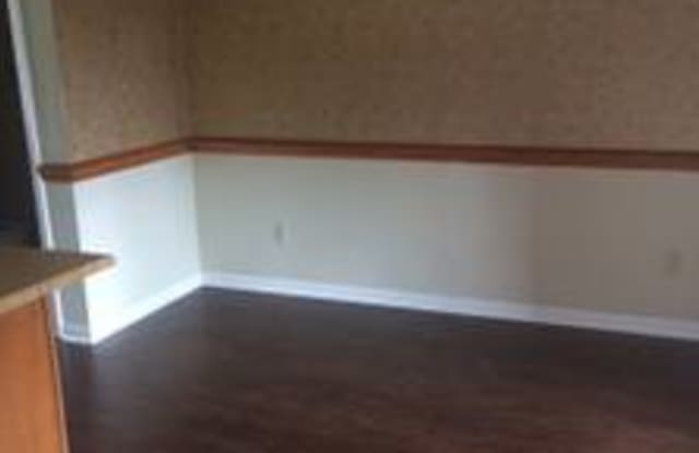 2330 Andrew Garden Court Gallery 3