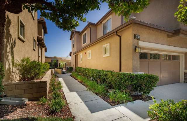 6824 Simmons Way - 6824 Simmons Way, Moorpark, CA 93021