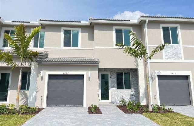 1427 Southeast 7th Terrace photos photos