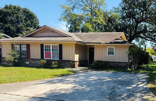 Beautiful Duplex Close to Mid-Town Savannah Gallery 1