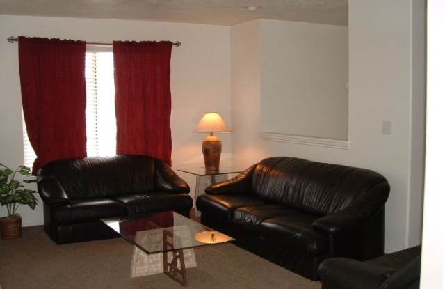 7200 S. Highland Drive Gallery 4