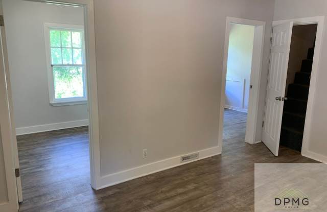 1045 McCullough Gallery 4