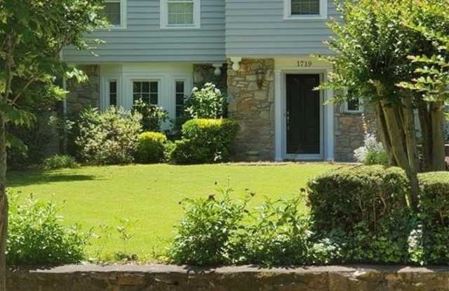 1719 Ridgewood Drive NE photos photos