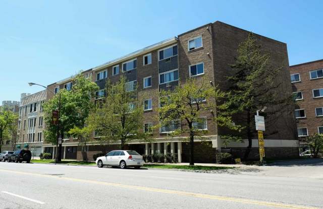 7120 N Sheridan Road photos photos