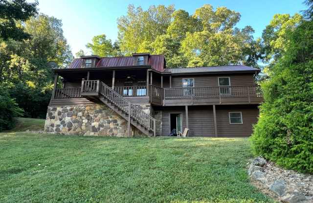 Large 2story in Kodak! Available Now! photos photos