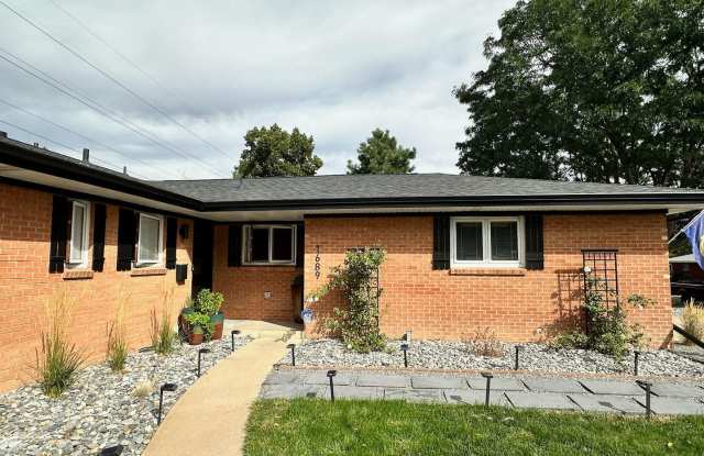 Beautiful 5 Bedroom Ranch in Virginia Vale - 1689 South Kearney Street, Denver, CO 80224