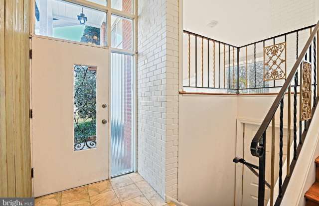 1126 ORMOND Court Gallery 3