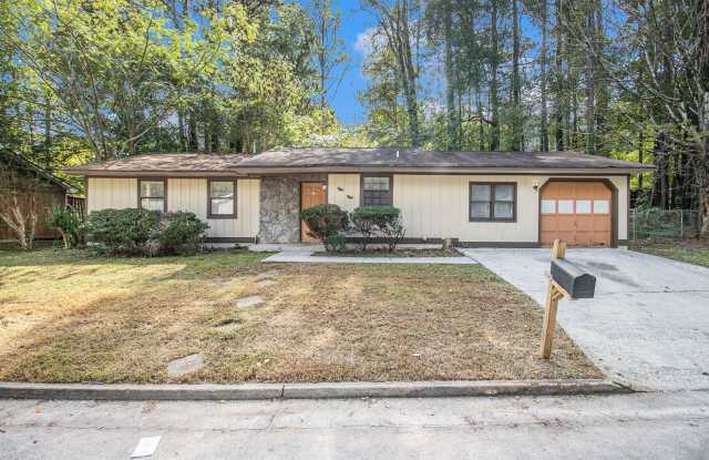 3 bdrm, 2 bath in Lithonia Gallery 3