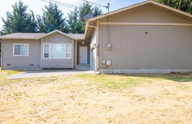 Charming 3-Bedroom Bonney Lake Home with Large Yard & 2-Car Garage Gallery 3