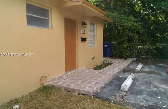 18223 Oleta Dr Gallery 2