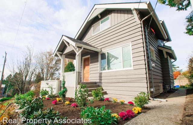 2118  N 90th St - 2118 North 90th Street, Seattle, WA 98103