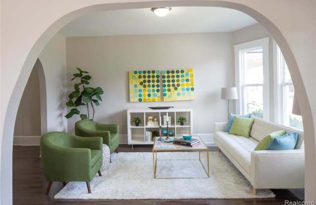 2499 Baldwin Street Gallery 2
