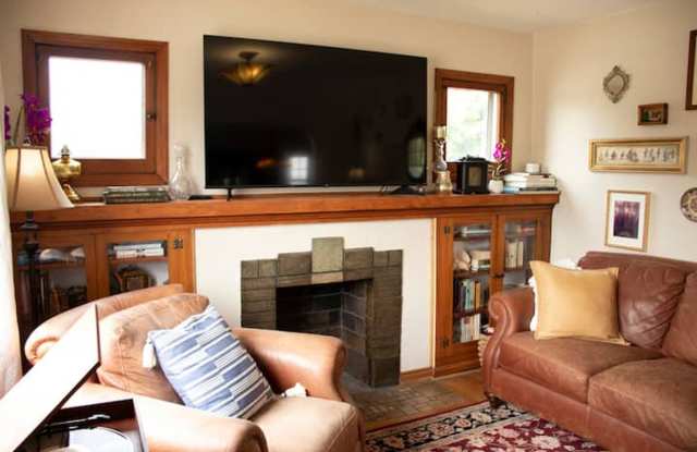 Bungalow by the Green! Executive SLC Rental Home Gallery 3