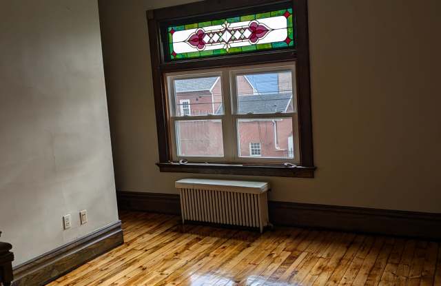 291 13th Street Gallery 2