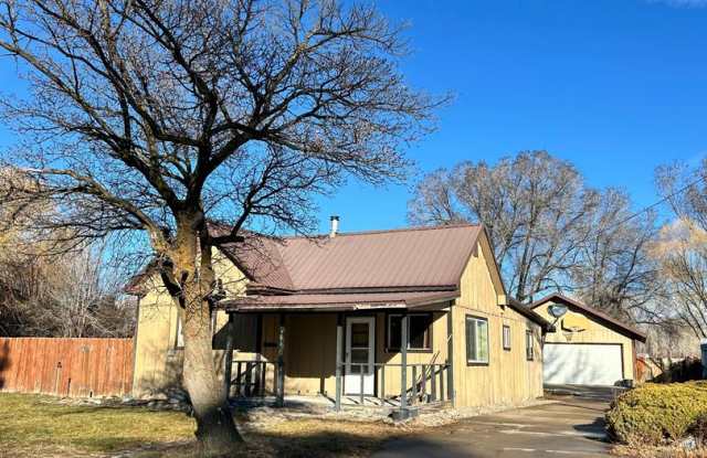 In Town Bayfield Home - 3 bedroom / 1 bath with garage photos photos