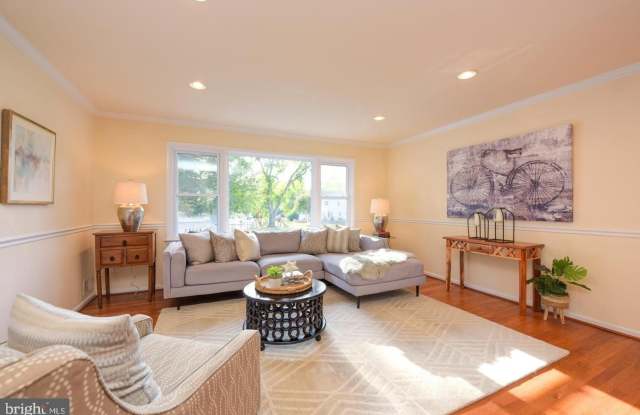 8506 WAGON WHEEL Road Gallery 3