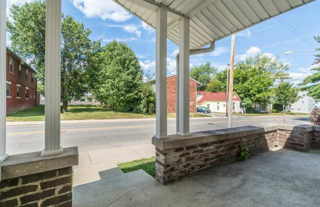 3bd close to campus available August 2027! Gallery 2