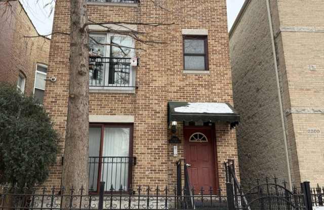 2207 W WARREN Boulevard unit: 1 - 2207 West Warren Boulevard, Chicago, IL 60612