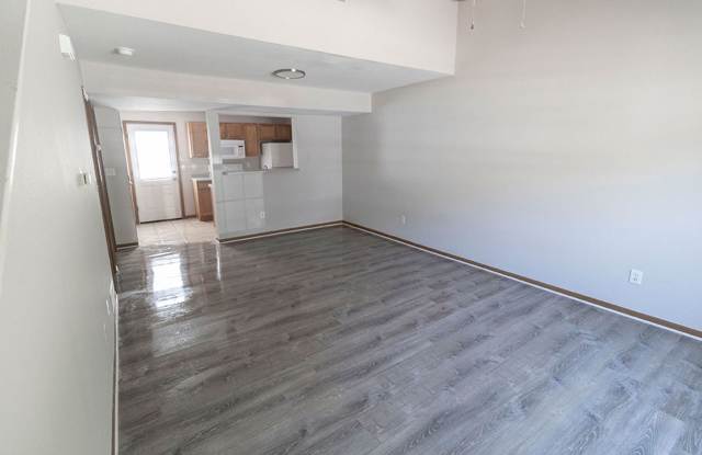 Northern Columbia duplex Gallery 3