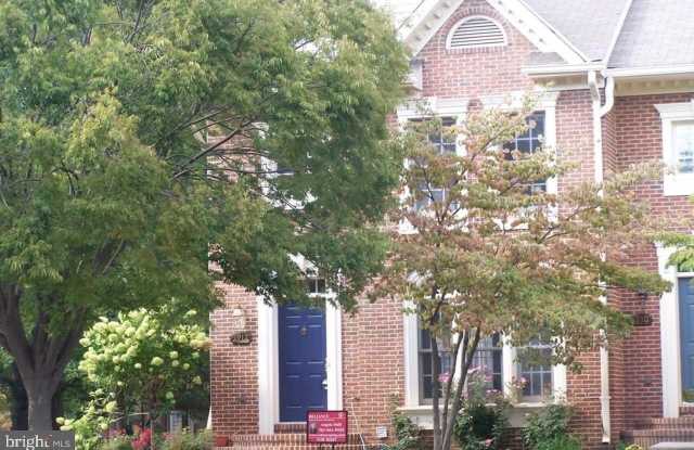 3912 MAXIMILIAN COURT photos photos