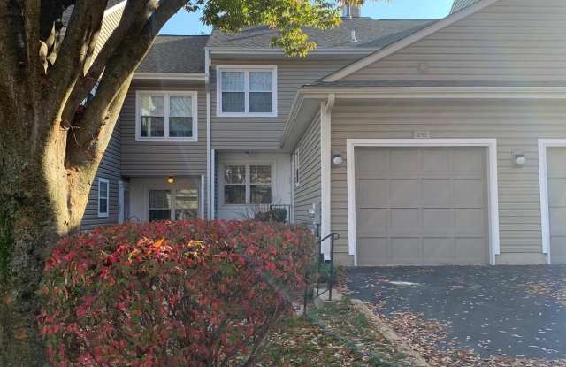 293 STANTON COURT - 293 Stanton Court, Chester Heights, PA 19342