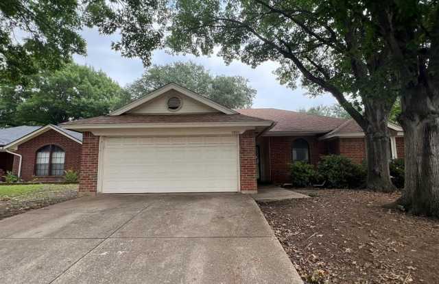6804 Wayfarer Trail - 6804 Wayfarer Trail, Fort Worth, TX 76137