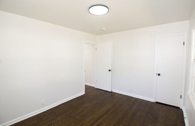 8315 East Gregory Boulevard Gallery 4