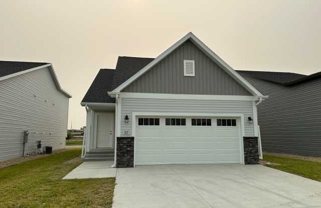 Stunning Modern Home for Rent - 117 Marshall Loop Gallery 1