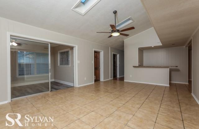 1040 Windgrove Trail Gallery 2