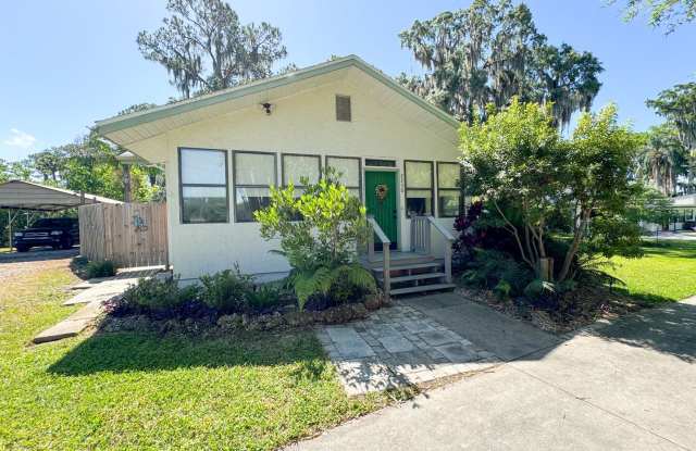 Lakefront Bungalow photos photos