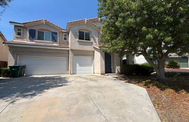 Amazing Five Bedroom Home in Murrieta! - 23625 Black Oak Lane, Murrieta, CA 92562