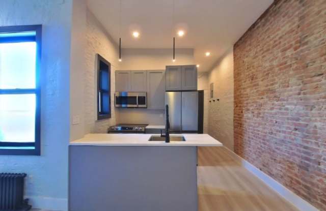 60 Leroy St Gallery 2
