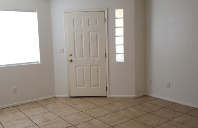 495 Vancouver Road Southeast - 495 Vancouver Road Southeast, Rio Rancho, NM 87124